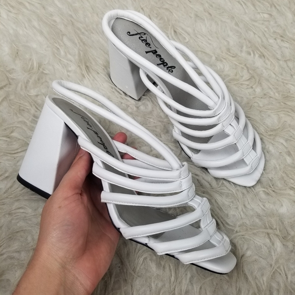 FREE PEOPLE Strappy Cage Style Chunky Heel Sandals White Leather 39** - Picture 2 of 15